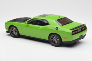 Dodge Challenger SRT Hellcat Grön GT Spirit 1:18 GT168 Resin — bild 5 av 6