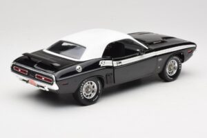 Dodge Challenger R/T Svart & Vit ERTL 1:18 36549 Metall — bild 3 av 8
