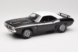 Dodge Challenger R/T Svart & Vit ERTL 1:18 36549 Metall