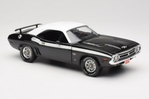 Dodge Challenger R/T Svart & Vit ERTL 1:18 36549 Metall — bild 6 av 8