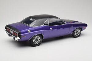 Dodge Challenger R/T Plum Crazy Otto 1:12 G083 Resin — bild 2 av 6