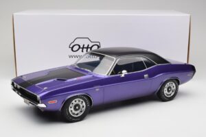 Dodge Challenger R/T Plum Crazy Otto 1:12 G083 Resin — bild 6 av 6