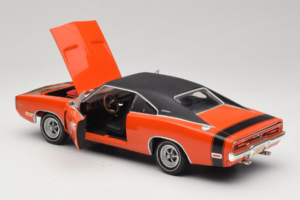 Dodge Charger R/T Orange & Svart American Muscle 1:18 39314 Metall — bild 5 av 8