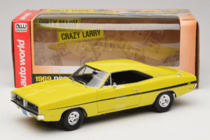 Dodge Charger R/T Gul Dirty Mary Crazy Larry Auto World 1:18 AWSS101/06 Metall — bild 8 av 8