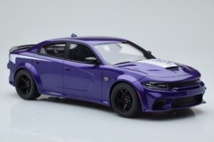 Dodge Charger Super Bee Lila GT Spirit 1:18 GT895 Resin — bild 4 av 6