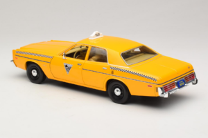 Dodge Monaco Taxi Rocky III GreenLight 1:18 19111 Metall — bild 7 av 8