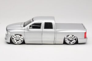 Dodge Ram Tuned Silver Jada 1:18 63162-SM Metall — bild 4 av 8