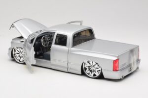 Dodge Ram Tuned Silver Jada 1:18 63162-SM Metall — bild 5 av 8