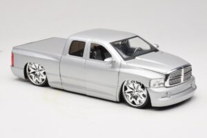 Dodge Ram Tuned Silver Jada 1:18 63162-SM Metall — bild 6 av 8