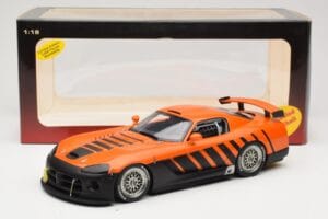 Dodge Viper Competition Coupe Go Man Go Orange AUTOart 1:18 80422 Metall — bild 6 av 6