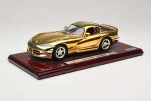 Dodge Viper GTS Gold Plated 23K Maisto 1:18 GP001 Metall — bild 3 av 8