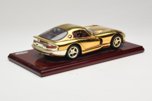 Dodge Viper GTS Gold Plated 23K Maisto 1:18 GP001 Metall — bild 4 av 8
