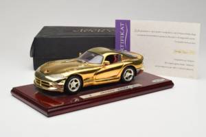 Dodge Viper GTS Gold Plated 23K Maisto 1:18 GP001 Metall — bild 8 av 8