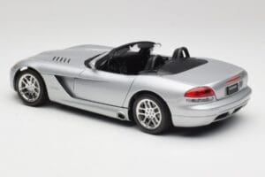 Dodge Viper SRT-10 Bright Silver Bburago 1:18 34908 Metall — bild 7 av 8