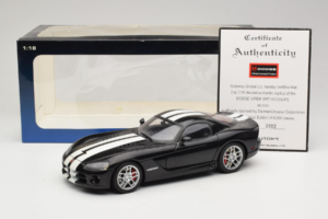 Dodge Viper SRT-10 Coupe Svart AUTOart 1:18 71712 Metall — bild 8 av 8