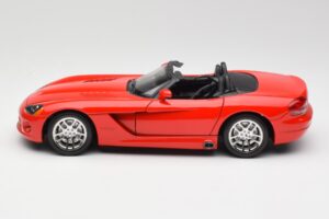 Dodge Viper SRT-10 Röd Bburago 1:18 3325 Metall — bild 4 av 8