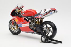 Ducati 998R WSB #1 T. Bayliss Ducati Infostrada 2002 Minichamps 1:12 122021201 Metall — bild 5 av 6