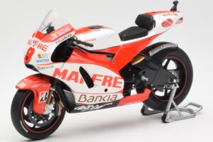 Ducati Desmosedici GP11 #8 H. Barbera Ducati MotoGP Team MotoGP 2011 Minichamps 1:12 123110008 Metall — bild 2 av 6