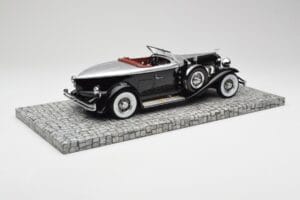 Duesenberg Model J Torpedo Disappearing Top Convertible Coupe Silver Svart Minichamps 1:18 107150431 Resin — bild 2 av 6