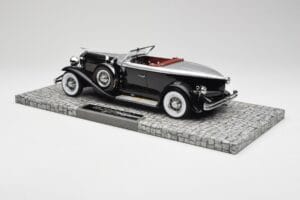 Duesenberg Model J Torpedo Disappearing Top Convertible Coupe Silver Svart Minichamps 1:18 107150431 Resin — bild 5 av 6