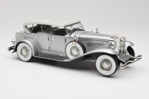 Duesenberg SJ Silver GreenLight 1:18 13525 Metall — bild 6 av 8