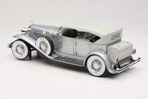 Duesenberg SJ Silver GreenLight 1:18 13525 Metall — bild 7 av 8
