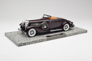 Duesenberg SJN Convertible Coupe Bordeaux Minichamps 1:18 107150331 Metall