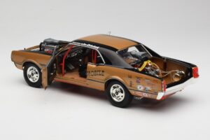 Oldsmobile 442 Hurst Hairy Olds Twin-Engine 4WD 1966 Highway 61 1:18 50089 Metall — bild 5 av 8