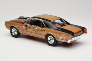 Oldsmobile 442 Hurst Hairy Olds Twin-Engine 4WD 1966 Highway 61 1:18 50089 Metall — bild 7 av 8