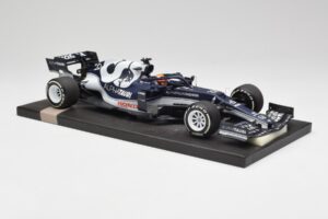 AlphaTauri AT02 #22 Y. Tsunoda Bahrain GP 2021 Minichamps 1:18 117210122 Metall — bild 4 av 6