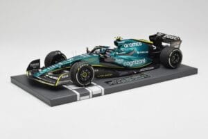 Aston Martin AMR22 Aramco #5 S. Vettel Abu Dhabi GP 2022 Last Race Collector's Edition Minichamps 1:18 117222205 Resin — bild 2 av 7