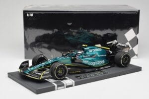 Aston Martin AMR22 Aramco #5 S. Vettel Abu Dhabi GP 2022 Last Race Collector's Edition Minichamps 1:18 117222205 Resin — bild 7 av 7
