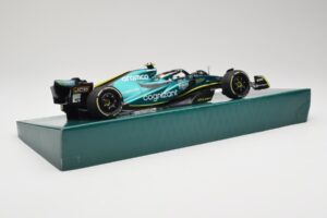 Aston Martin AMR22 #5 S. Vettel Last Race Abu Dhabi GP 2022 Minichamps 1:18 147222205 Resin — bild 3 av 7