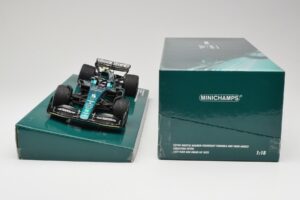 Aston Martin AMR22 #5 S. Vettel Last Race Abu Dhabi GP 2022 Minichamps 1:18 147222205 Resin — bild 6 av 7