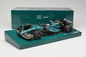 Aston Martin AMR22 #5 S. Vettel Last Race Abu Dhabi GP 2022 Minichamps 1:18 147222205 Resin — bild 7 av 7