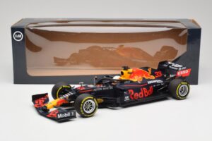 Aston Martin Red Bull Racing RB16 #33 M. Verstappen Abu Dhabi GP Winner 2020 Minichamps 1:18 110201733 Metall — bild 7 av 7