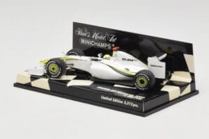 Brawn GP Mercedes BGP001 #22 J. Button Showcar 2009 Minichamps 1:43 400090092 Metall — bild 3 av 5