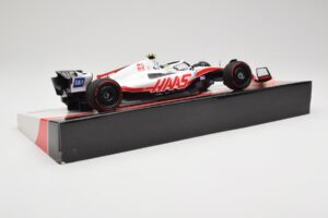 Haas VF-22 #47 M. Schumacher Bahrain GP 2022 Minichamps 1:18 147220147 Metall — bild 3 av 7