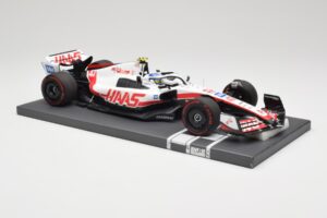 Haas VF-22 #47 M. Schumacher Brazilian GP 2022 Minichamps 1:18 117222147 Resin — bild 4 av 7