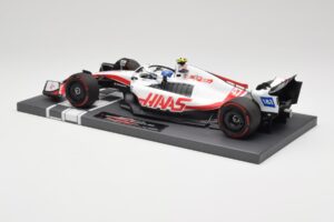 Haas VF-22 #47 M. Schumacher Brazilian GP 2022 Minichamps 1:18 117222147 Resin — bild 5 av 7