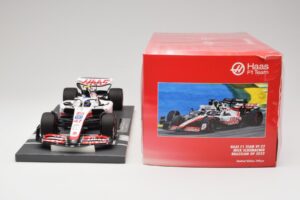 Haas VF-22 #47 M. Schumacher Brazilian GP 2022 Minichamps 1:18 117222147 Resin — bild 6 av 7