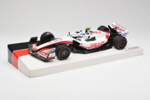 Haas VF-22 #47 M. Schumacher British GP Points 2022 Minichamps 1:18 147221047 Metall — bild 2 av 6