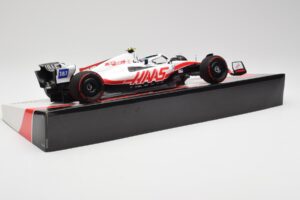 Haas VF-22 #47 M. Schumacher British GP Points 2022 Minichamps 1:18 147221047 Metall — bild 3 av 6