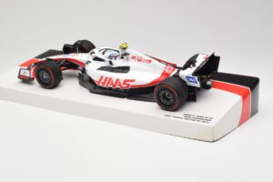 Haas VF-22 #47 M. Schumacher British GP Points 2022 Minichamps 1:18 147221047 Metall — bild 5 av 6