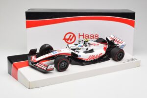 Haas VF-22 #47 M. Schumacher British GP Points 2022 Minichamps 1:18 147221047 Metall — bild 6 av 6
