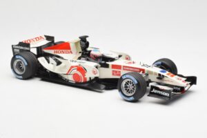 Honda Racing Team RA106 #12 J. Button F1 2006 Minichamps 1:18 100060012 Metall — bild 4 av 6