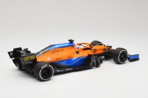 McLaren MCL35M #3 D. Ricciardo Italian GP Winner 2021 Minichamps 1:18 530213303 Resin — bild 2 av 7