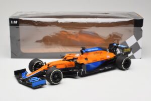 McLaren MCL35M #3 D. Ricciardo Italian GP Winner 2021 Minichamps 1:18 530213303 Resin — bild 7 av 7