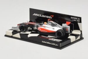 McLaren Mercedes MP4-24 #1 L. Hamilton Showcar 2009 Minichamps 1:43 530094371 Metall — bild 3 av 5
