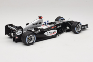 McLaren MP4/19 Mercedes D. Coulthard F1 2004 Minichamps 1:18 530041805 Metall — bild 2 av 7